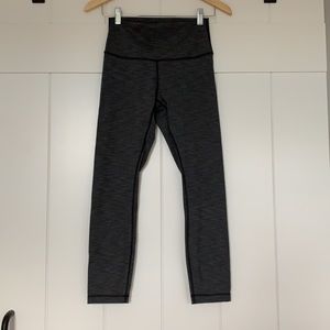 Lululemon gray crop size 6